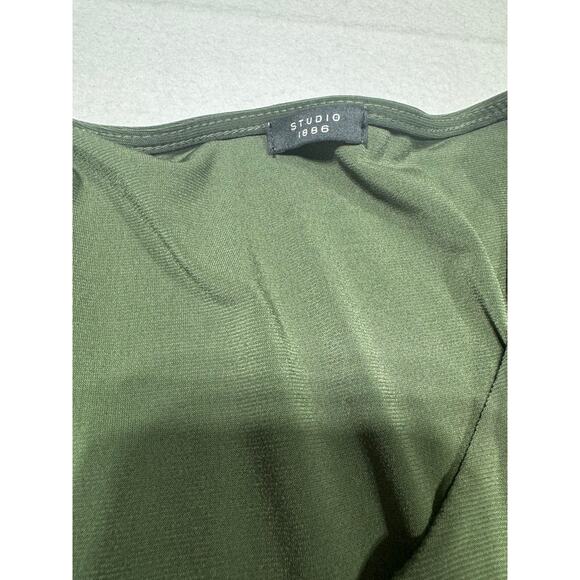 Studio 1886 Green V-Neck Top Gold Ring Detail Short Sleeve Stretchy 1X (18W-20W) - Picture 5 of 5